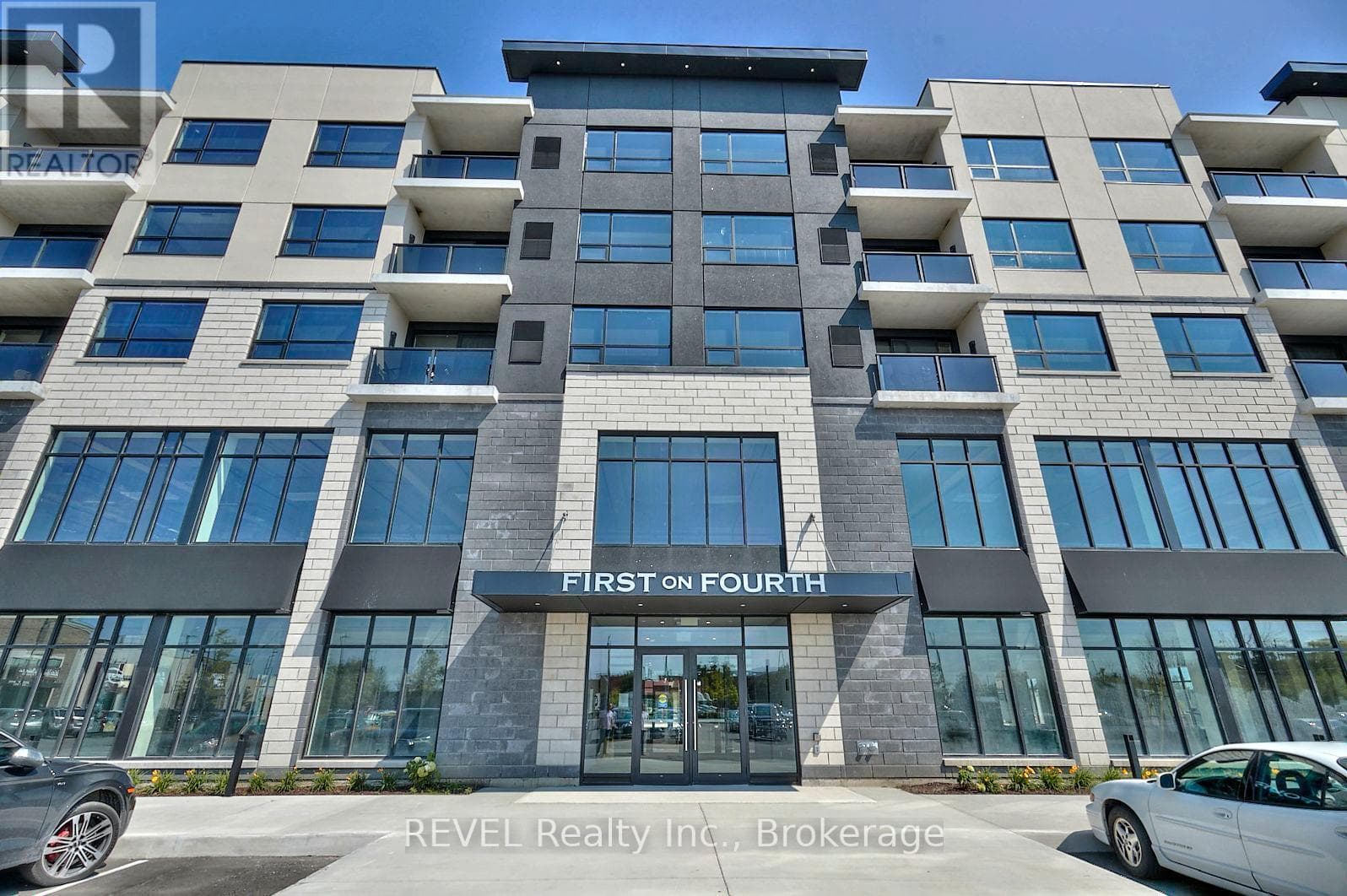 304 - 300G FOURTH AVENUE — St. Catharines (Ridley), Ontario - Main photo