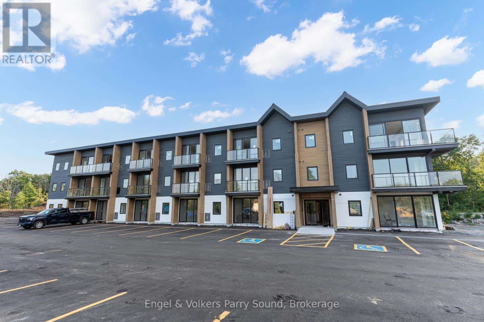 205 - 51 GEORGE STREET — Parry Sound, Ontario - Photo 2 of 26