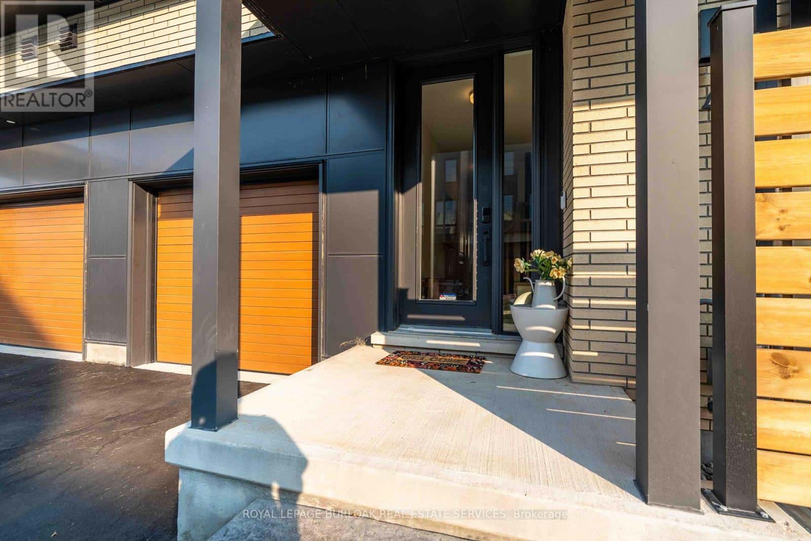 24 - 2273 TURNBERRY ROAD — Burlington (Rose), Ontario - Photo 2 of 34