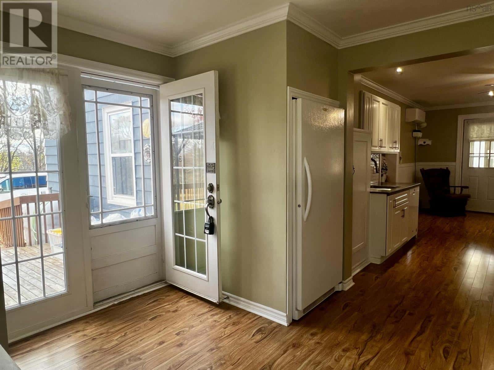 1948 Dufferin Street — Westville, Nova Scotia - Photo 2 of 44