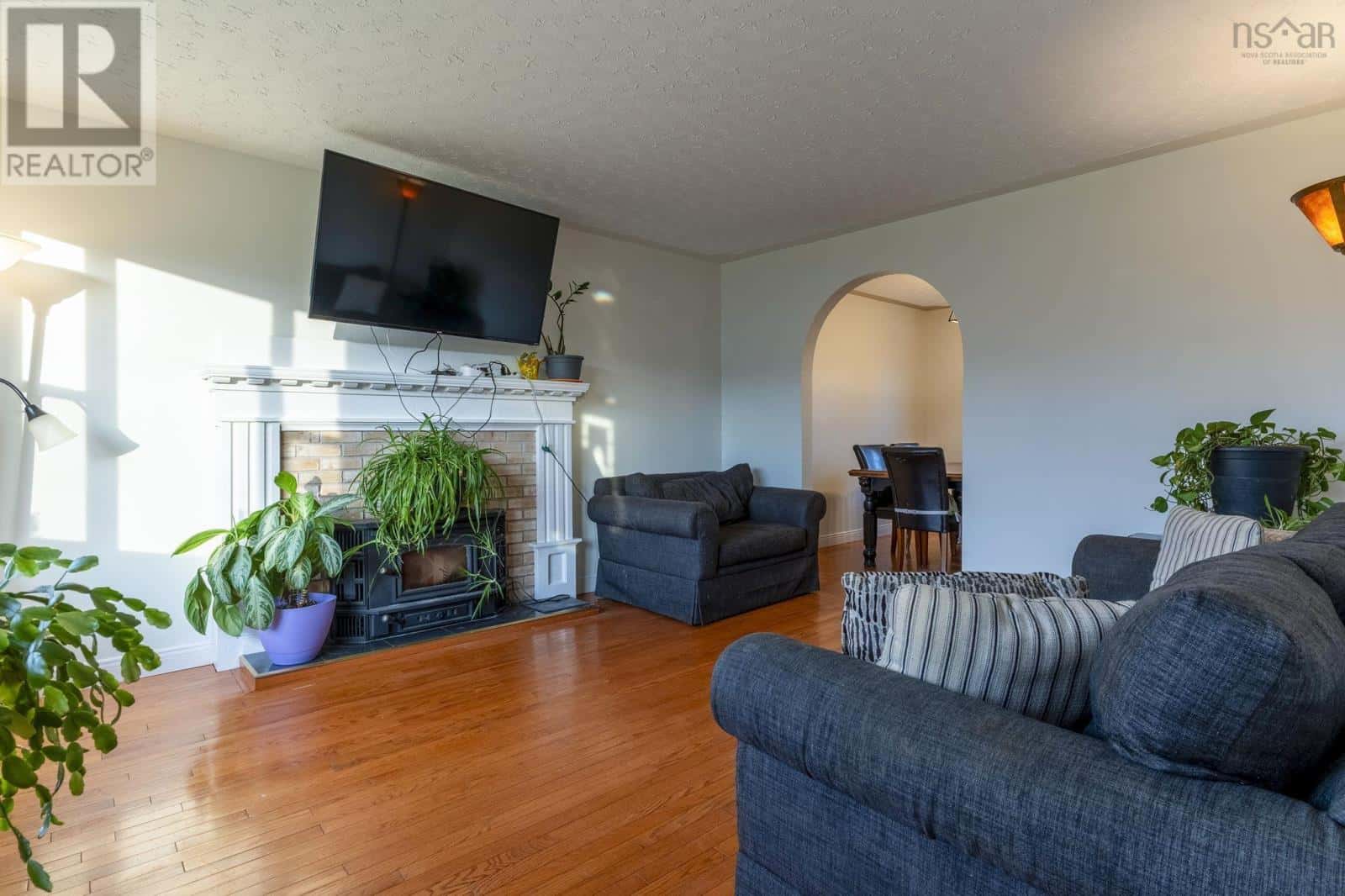 22 Carisbrooke Lane — Cole Harbour, Nova Scotia - Photo 3 of 32