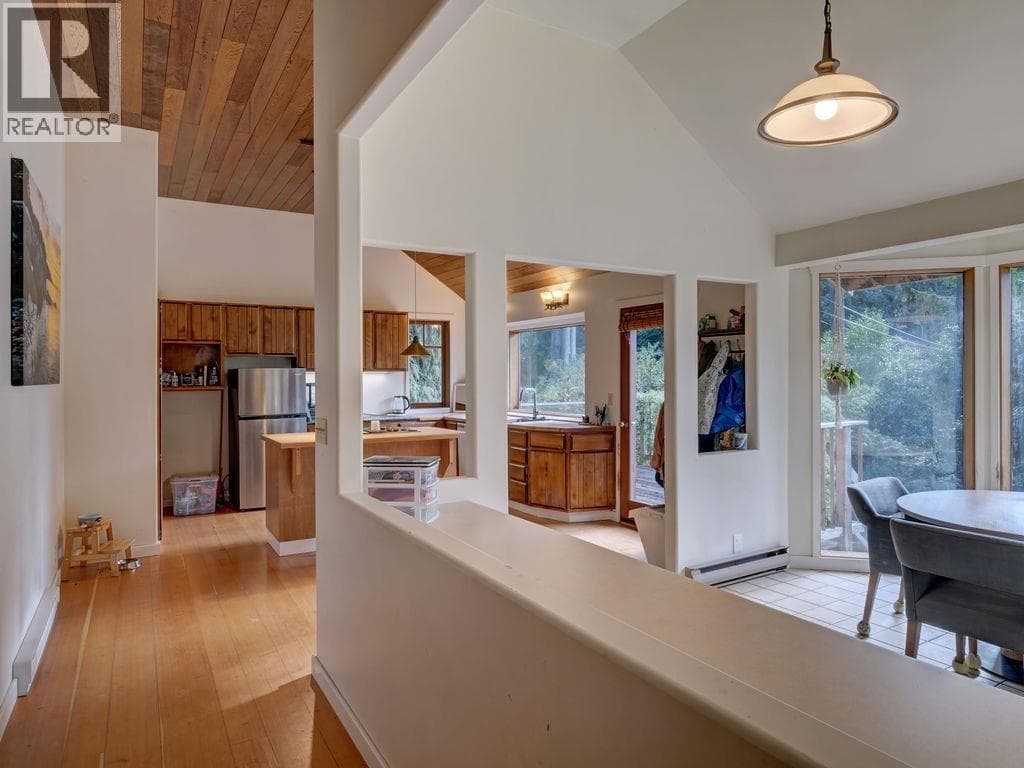 1321 MARLENE ROAD — Roberts Creek, British Columbia - Main photo