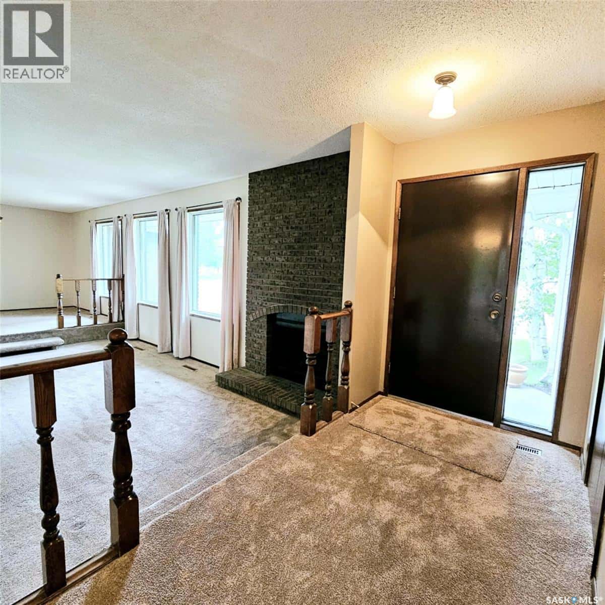 515 Grant BAY — Esterhazy, Saskatchewan - Photo 2 of 50