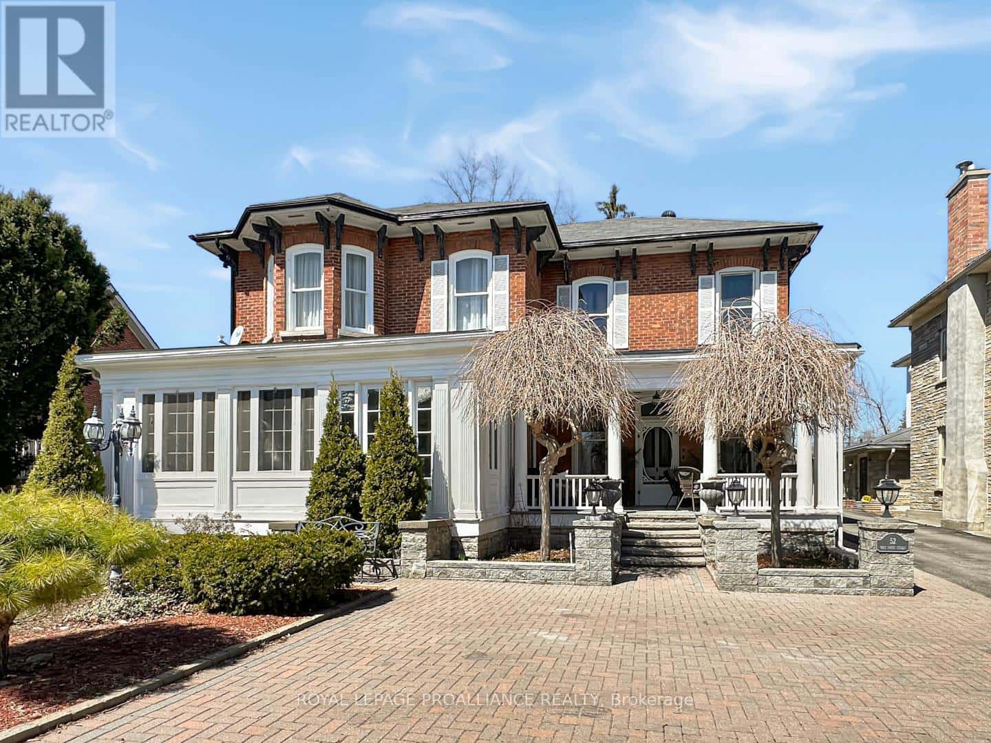 52 West Front Street