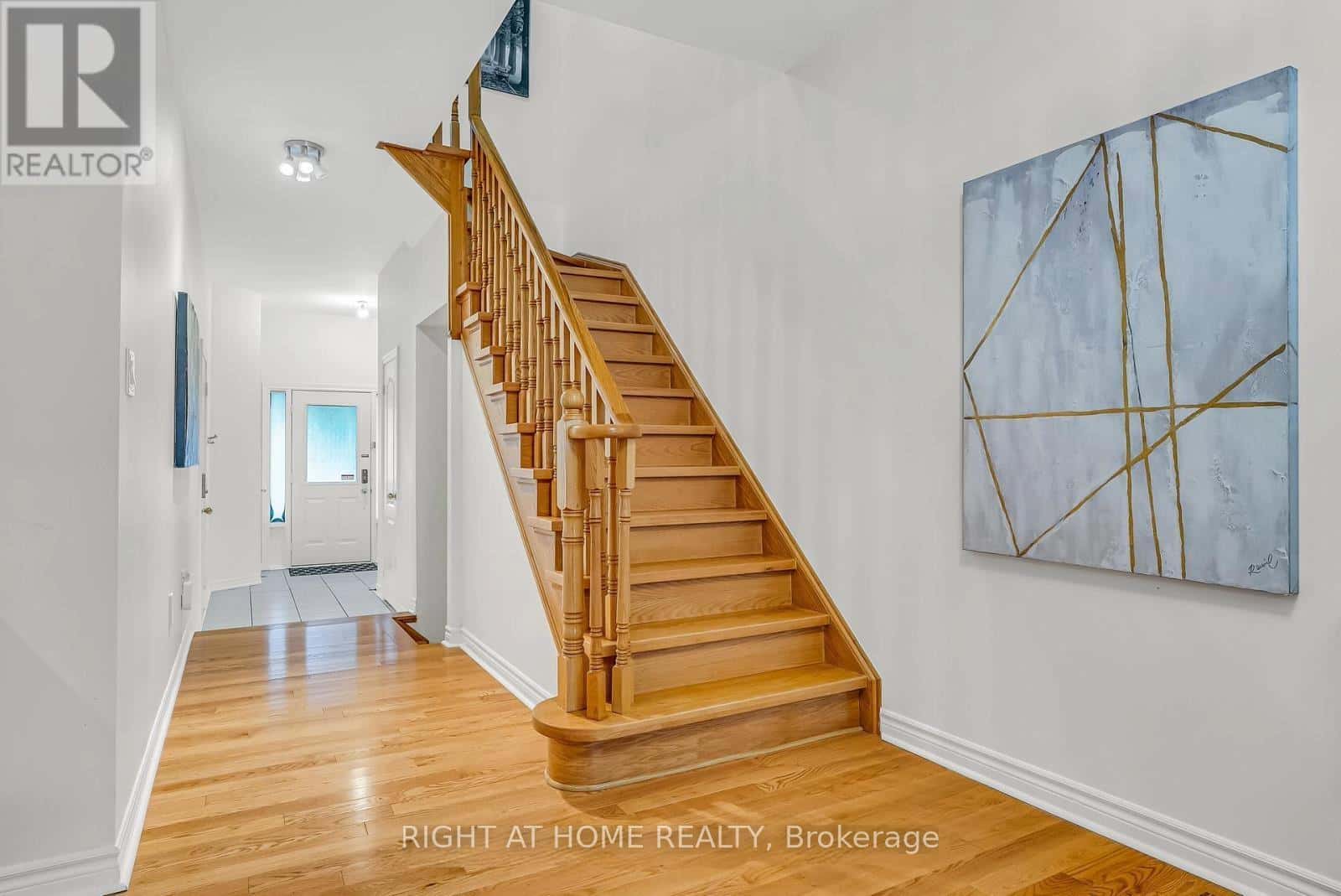 12 WALTER THOMAS WAY — Markham (Buttonville), Ontario - Photo 5 of 21