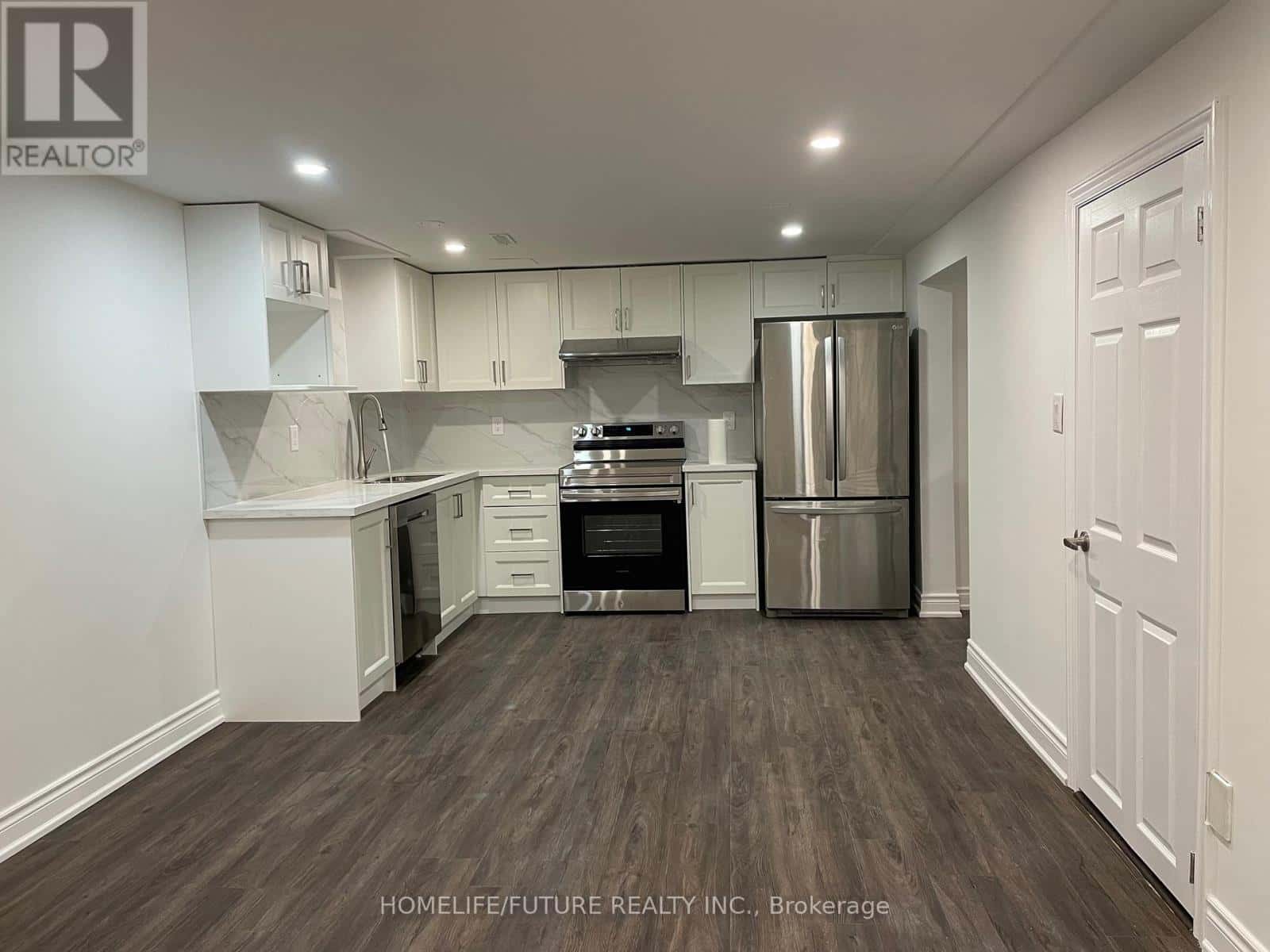 (BSMT) - 250 WOODHALL ROAD — Markham (Milliken Mills East), Ontario - Photo 2 of 10