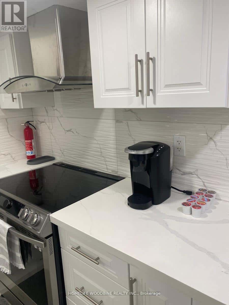 11 DARREN ROAD — Brampton (Vales of Castlemore North), Ontario - Photo 3 of 32