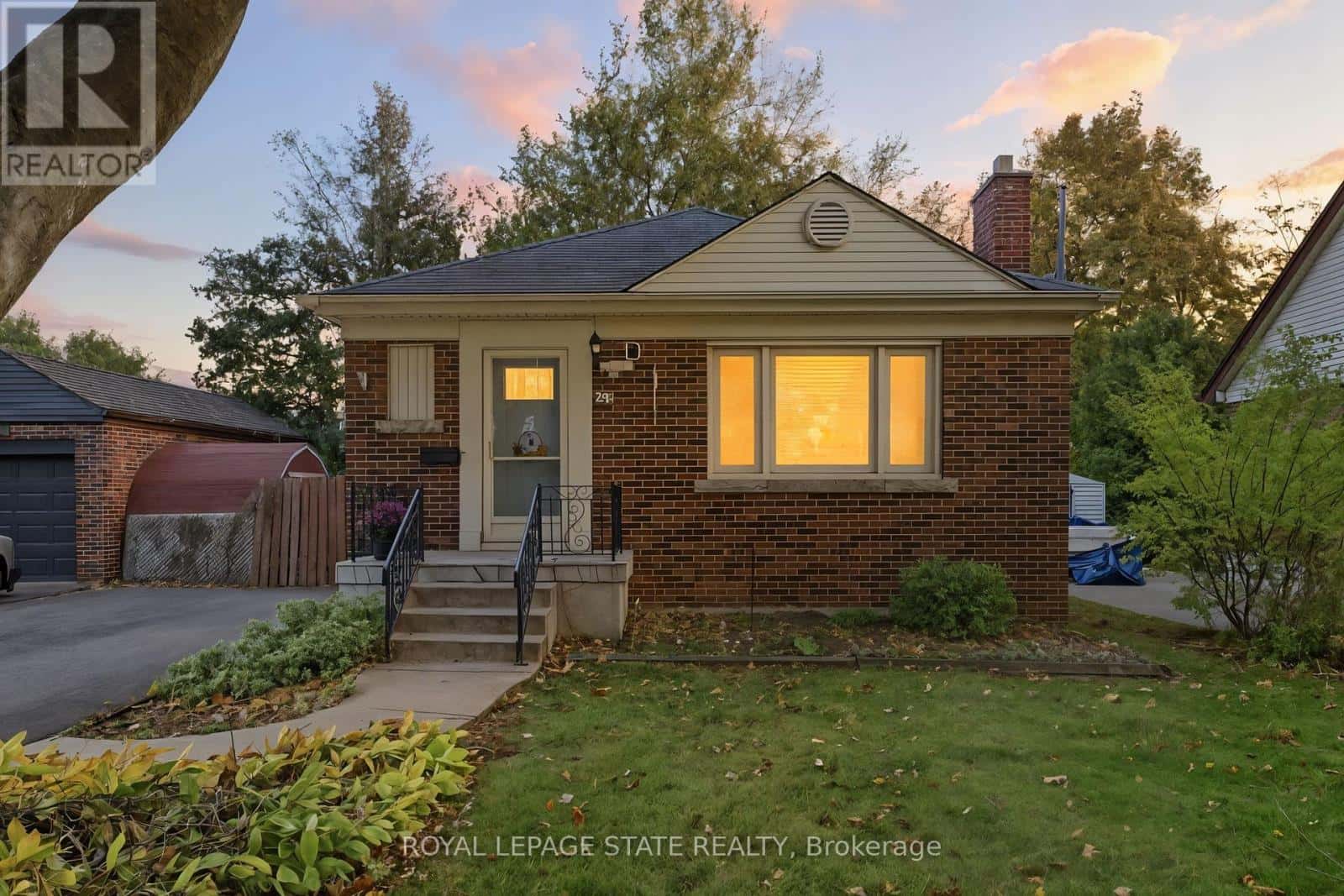 298 SANATORIUM ROAD — Hamilton (Westcliffe), Ontario - Photo 2 of 35