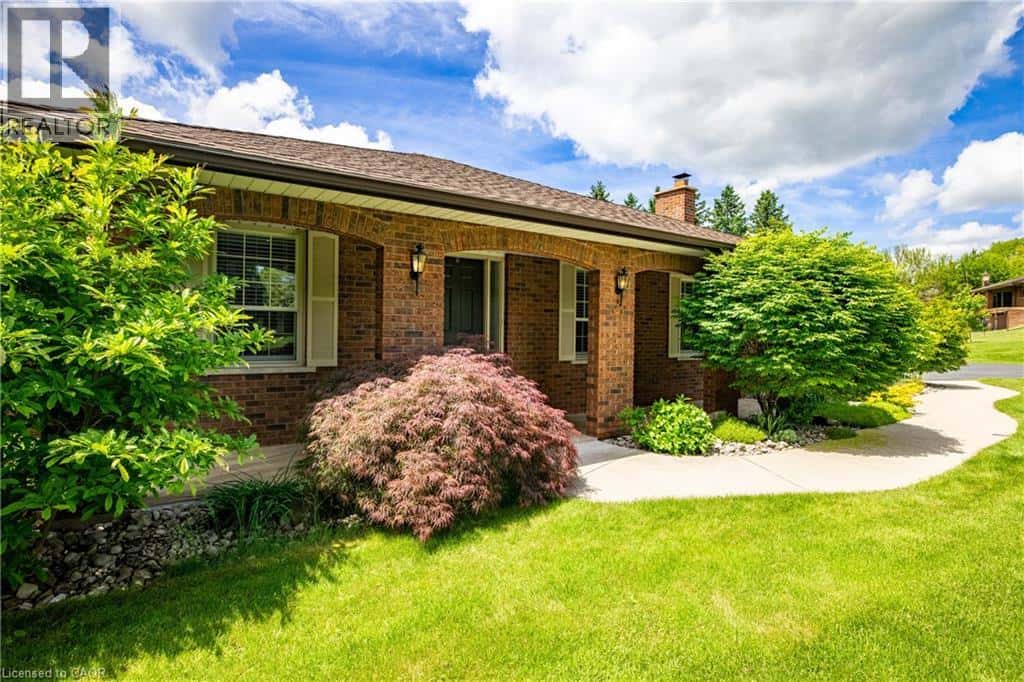 5 ELLEN Street Unit# Basement — Freelton, Ontario - Photo 2 of 14