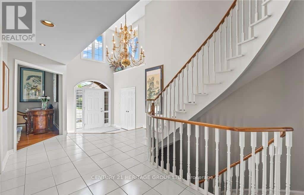 2010 PARKLANE CRESCENT — Burlington (Rose), Ontario - Photo 3 of 44