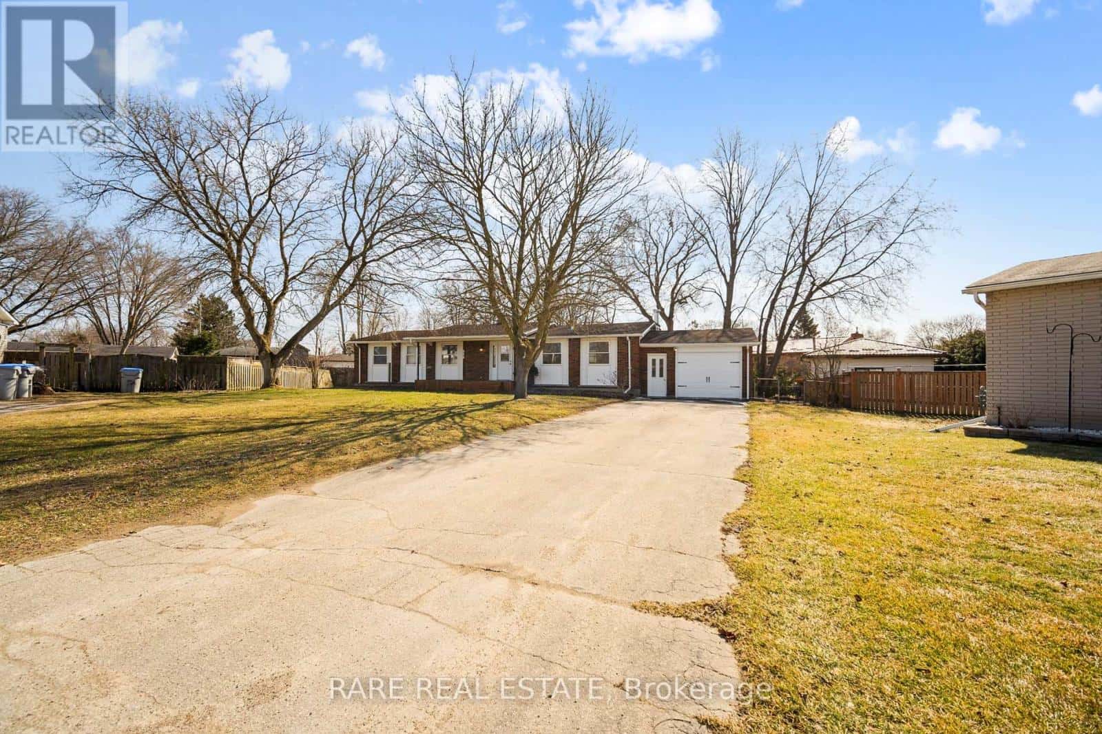 314 LAUGHTON CRESCENT — Strathroy-Caradoc (SW), Ontario - Photo 2 of 37