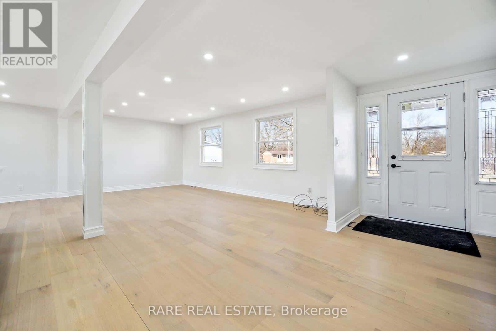 314 LAUGHTON CRESCENT — Strathroy-Caradoc (SW), Ontario - Photo 4 of 37