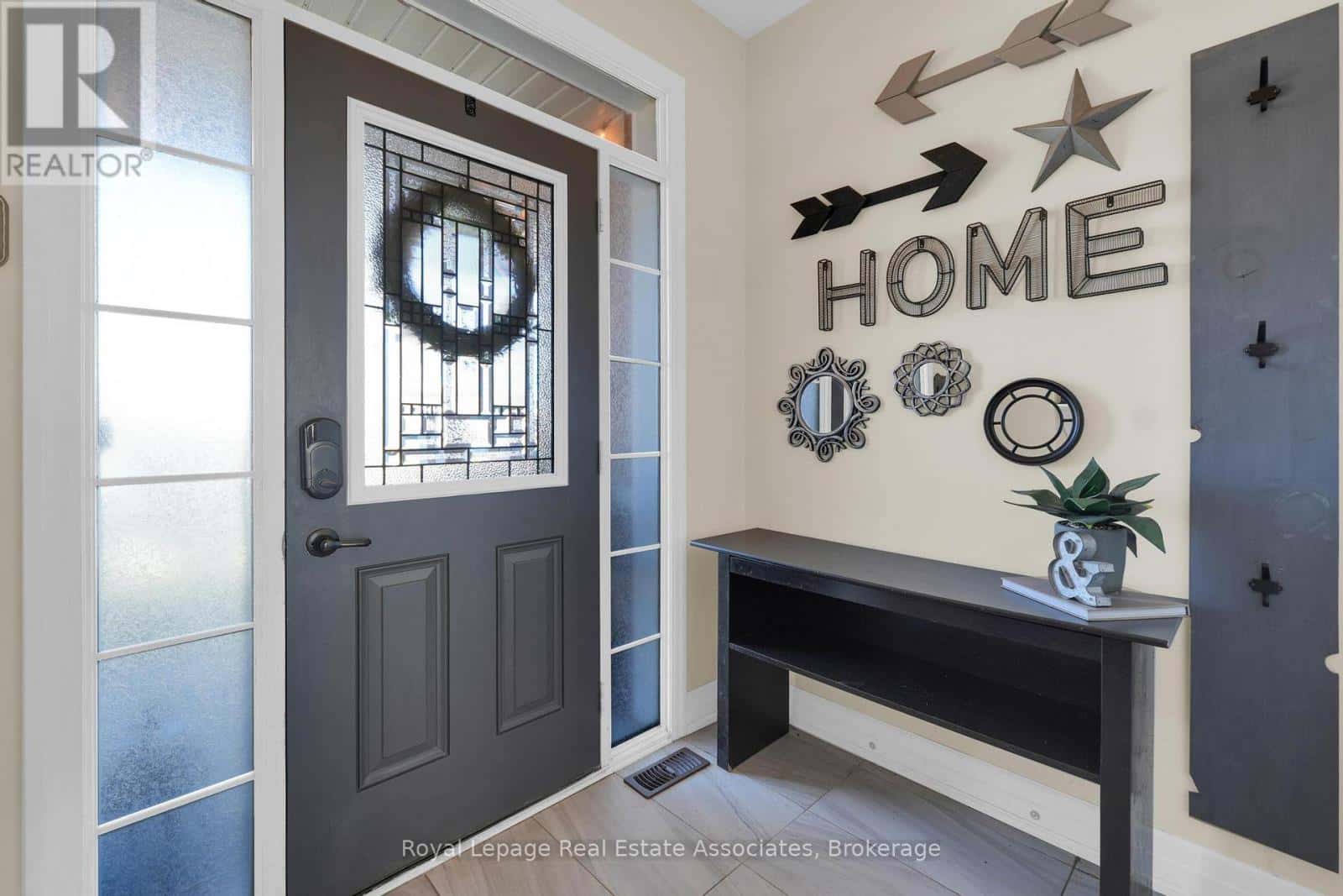 4316 SHUTTLEWORTH DRIVE — Niagara Falls (Lyons Creek), Ontario - Photo 4 of 47