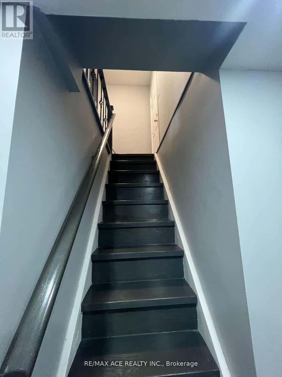 BSMT - 25 HISLOP DRIVE — Markham (Box Grove), Ontario - Photo 4 of 12