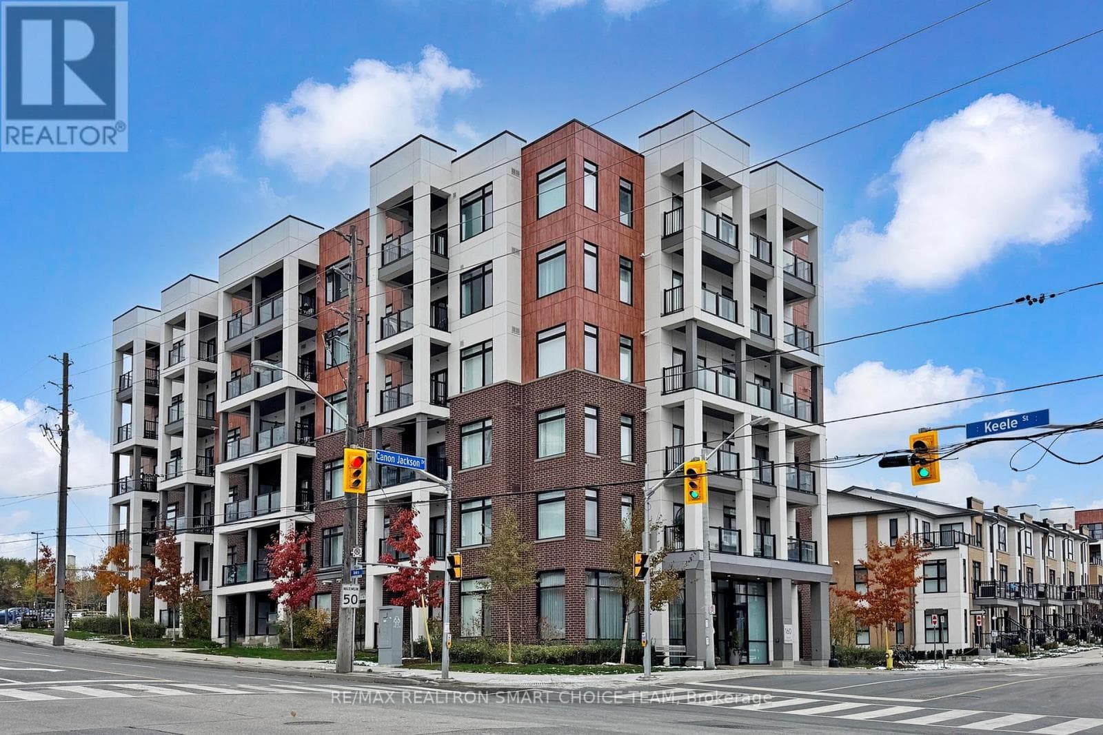 209 - 160 CANON JACKSON DRIVE — Toronto (Beechborough-Greenbrook), Ontario - Main photo