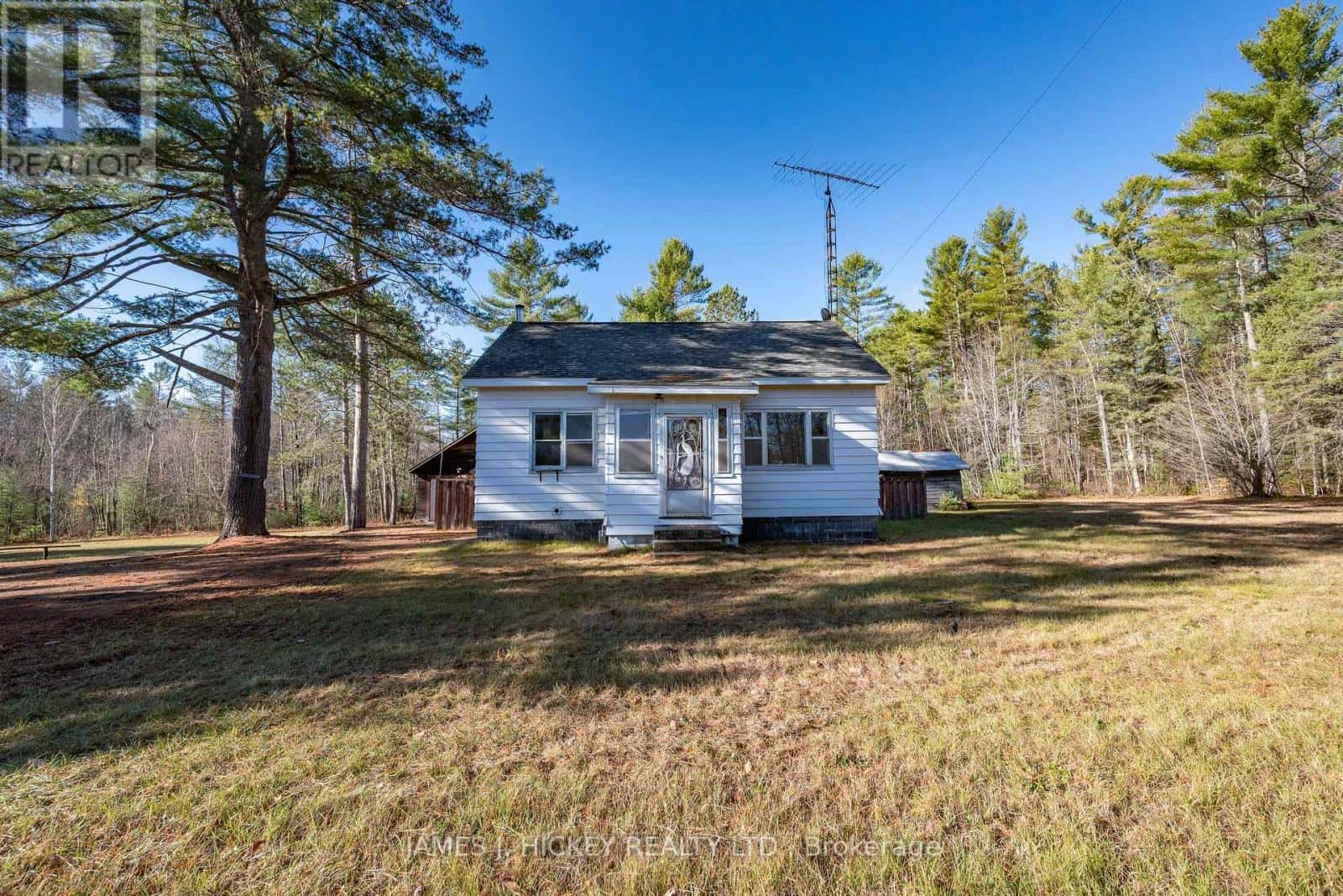 32359 HWY 17 HIGHWAY — Laurentian Hills, Ontario - Photo 2 of 27