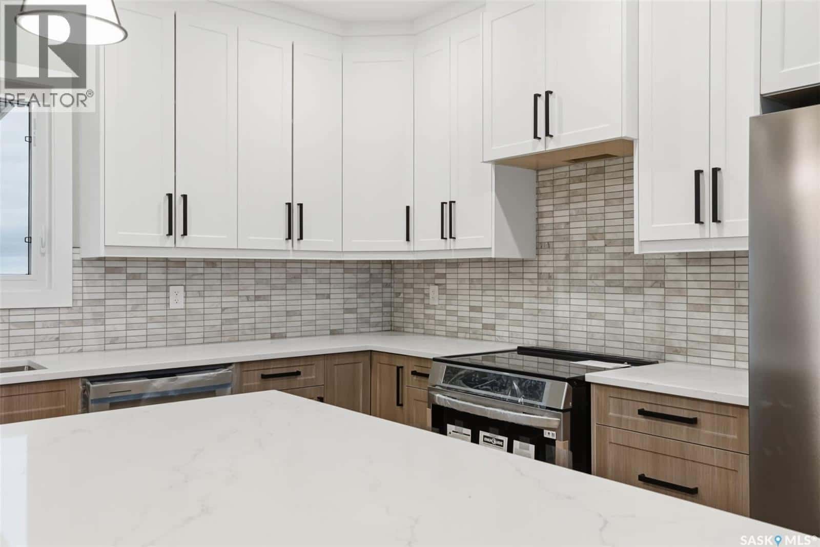 12 Cardinal DRIVE — Dundurn Rm No. 314, Saskatchewan - Photo 3 of 25