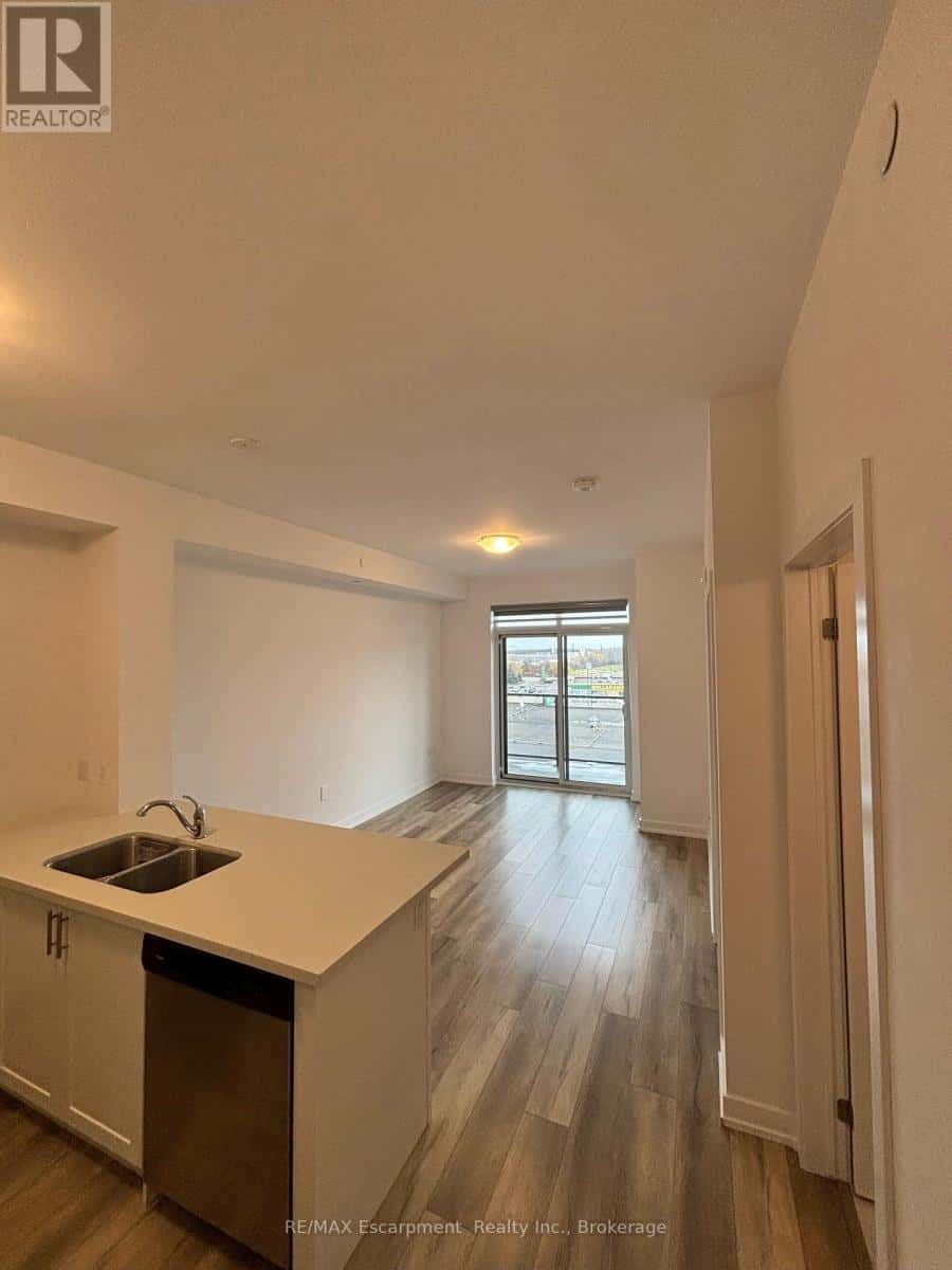 518 - 5055 GREENLANE ROAD — Lincoln (Lincoln Lake), Ontario - Photo 4 of 16