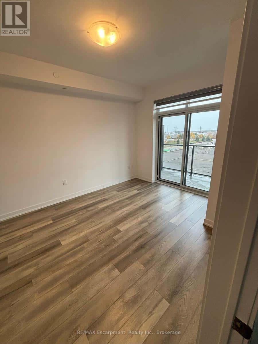 518 - 5055 GREENLANE ROAD — Lincoln (Lincoln Lake), Ontario - Photo 5 of 16