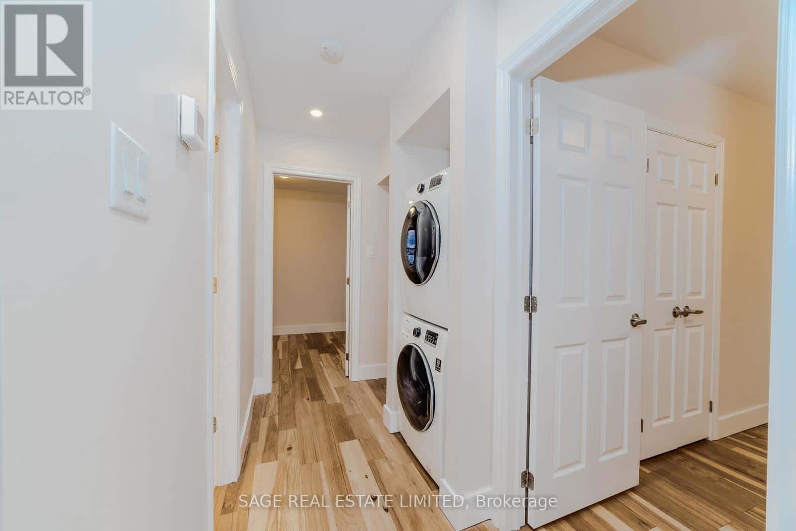 MAIN - 146 EAST 34TH STREET — Hamilton (Raleigh), Ontario - Photo 5 of 10