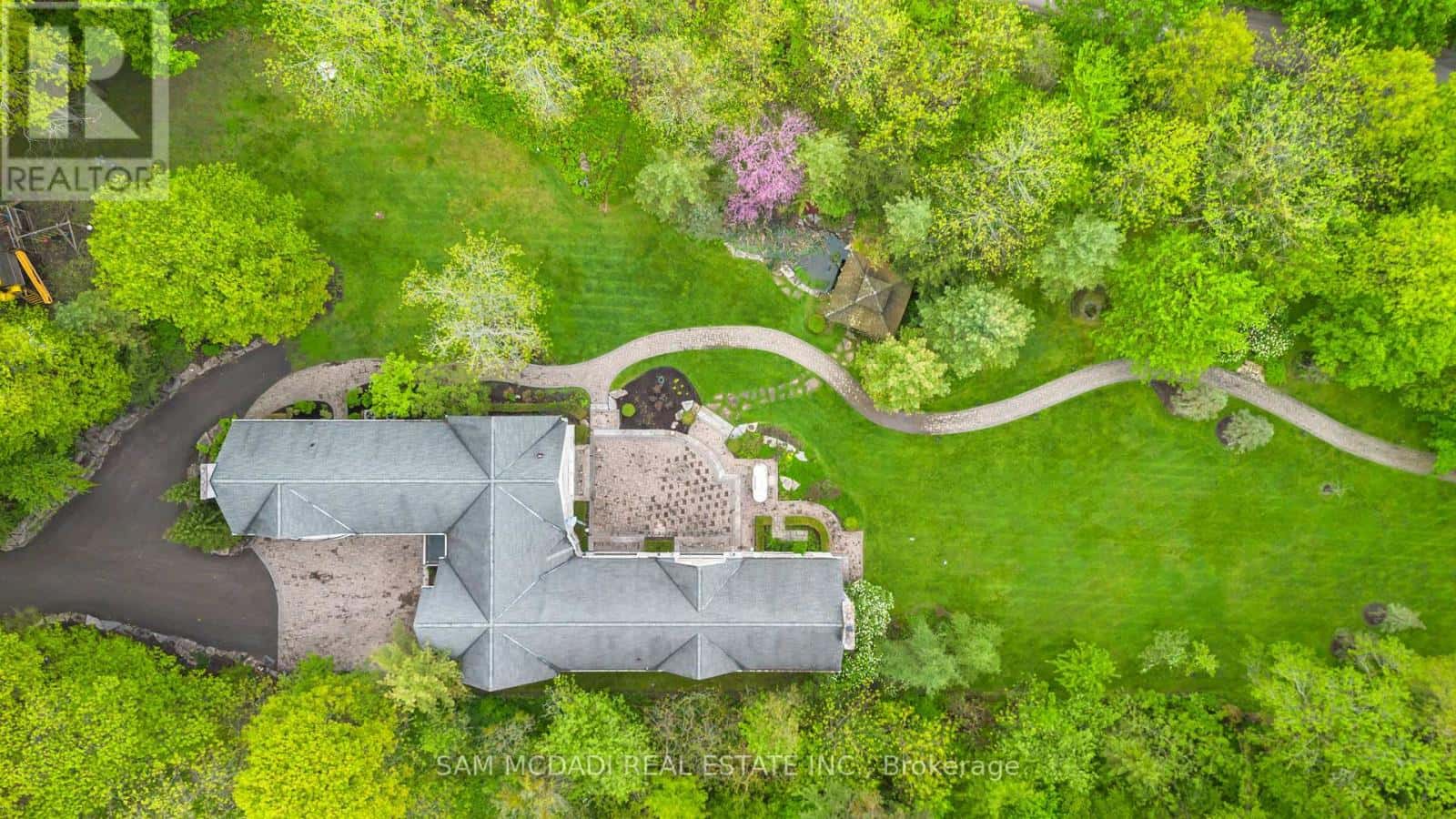 839 LAKESHORE ROAD — Port Colborne (Sherkston), Ontario - Photo 2 of 50