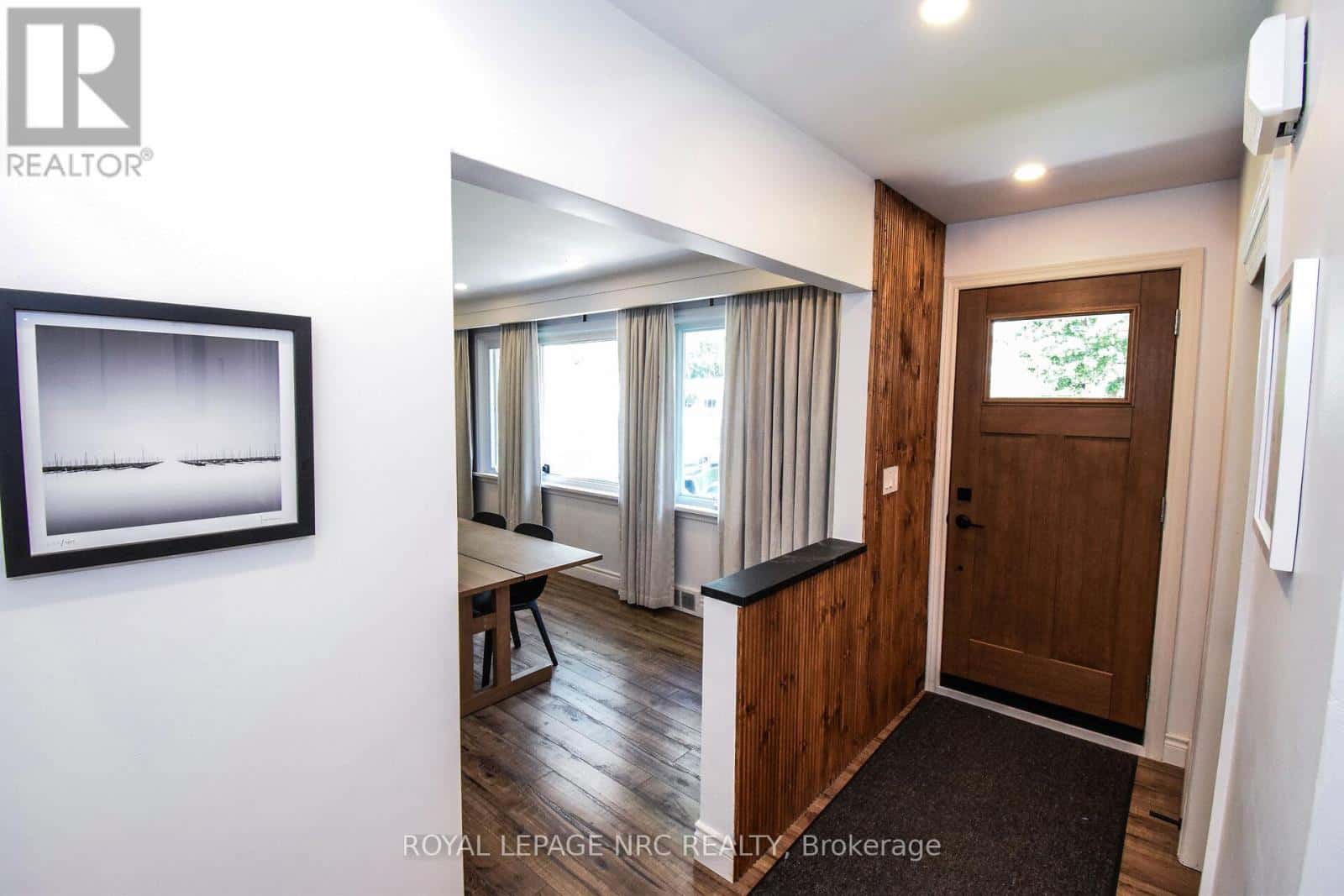 191 DALHOUSIE AVENUE — St. Catharines (Port Dalhousie), Ontario - Photo 4 of 47