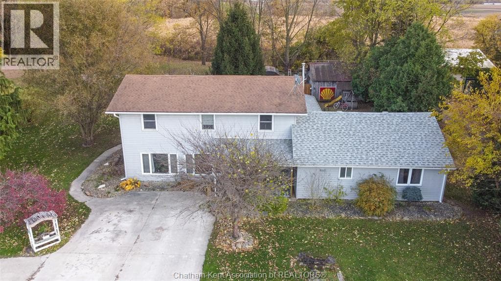 13136 EVERGREEN LINE — Thamesville, Ontario - Main photo