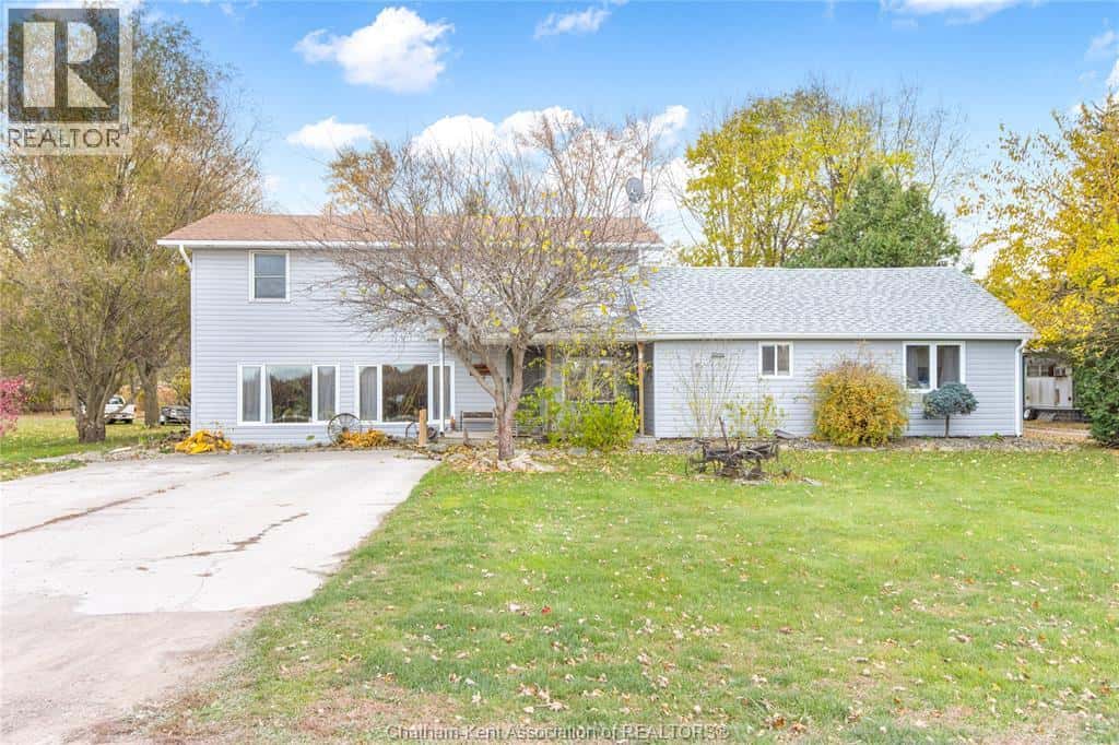 13136 EVERGREEN LINE — Thamesville, Ontario - Photo 4 of 48