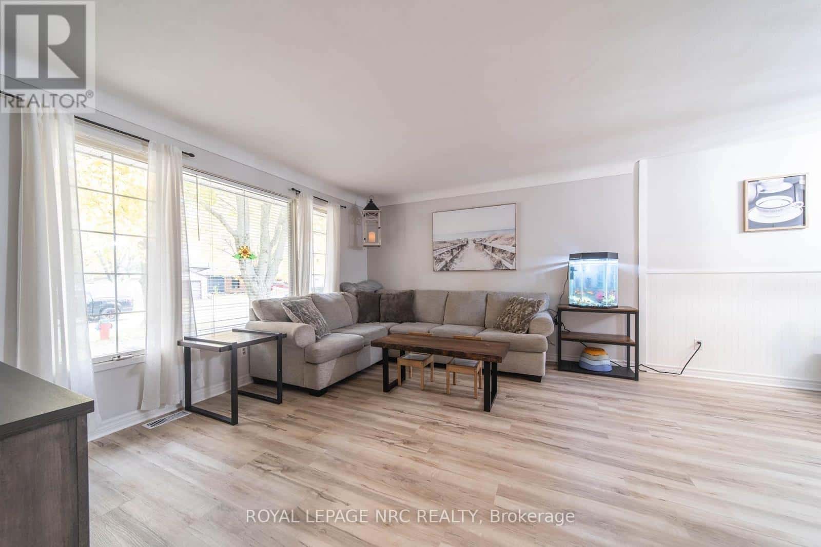 3739 ORLANDO DRIVE — Niagara Falls (Church's Lane), Ontario - Photo 2 of 26