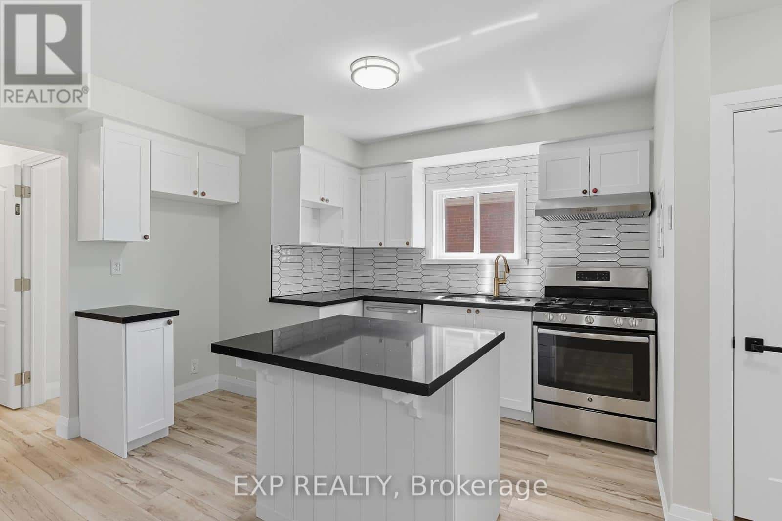 UPPER - 397 EAST 28TH STREET — Hamilton (Burkholme), Ontario - Photo 5 of 18