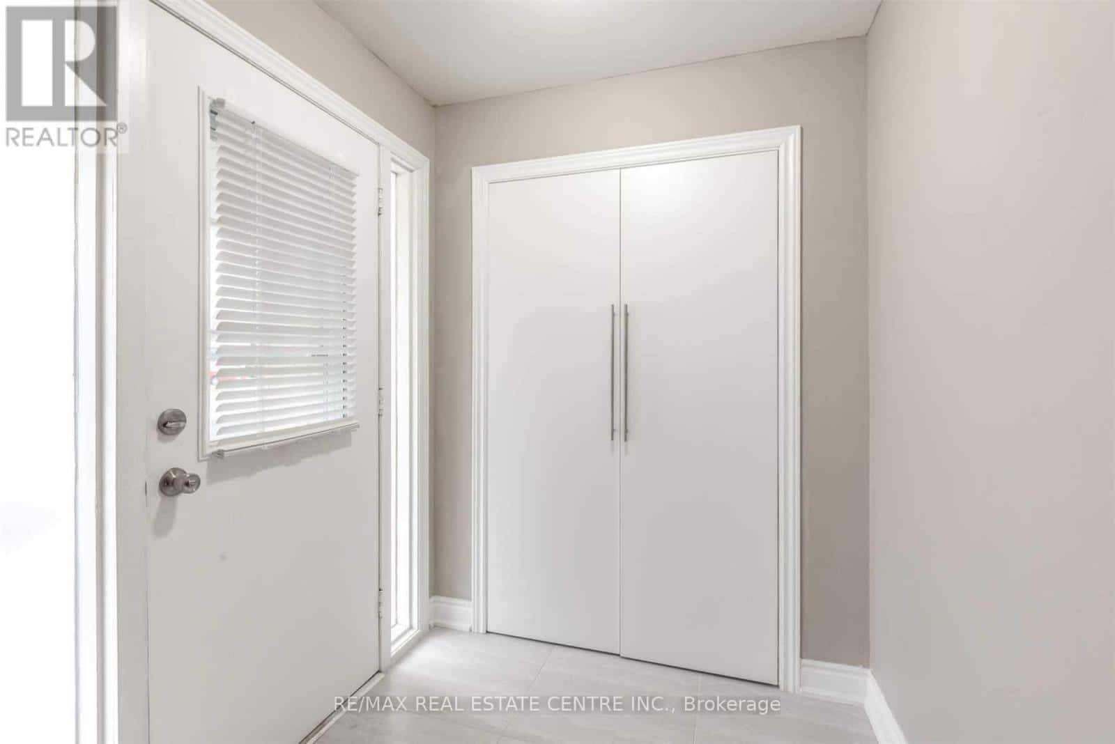 UPPER - 83 AUTUMN BOULEVARD — Brampton (Avondale), Ontario - Photo 3 of 20