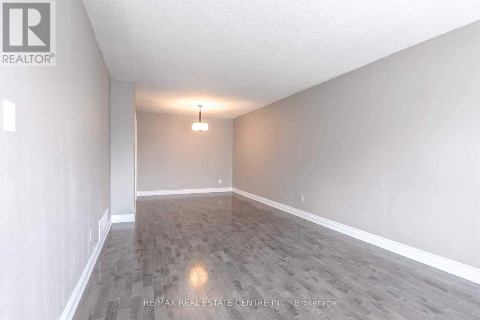 UPPER - 83 AUTUMN BOULEVARD — Brampton (Avondale), Ontario - Photo 4 of 20