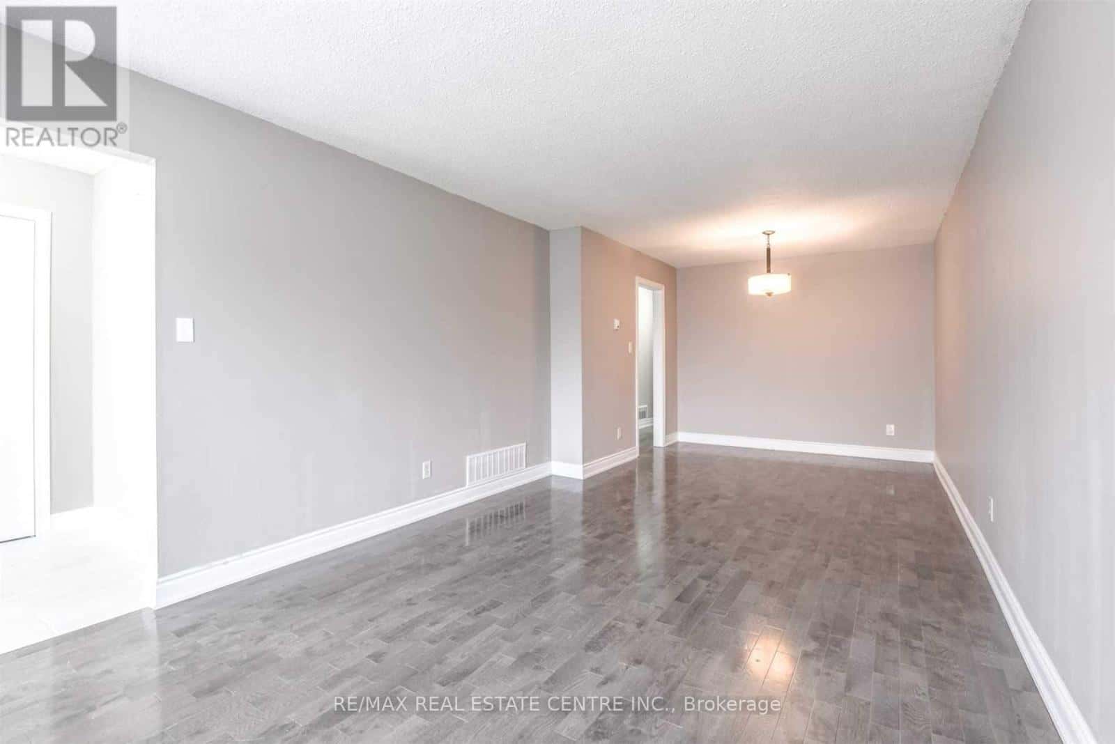 UPPER - 83 AUTUMN BOULEVARD — Brampton (Avondale), Ontario - Photo 5 of 20