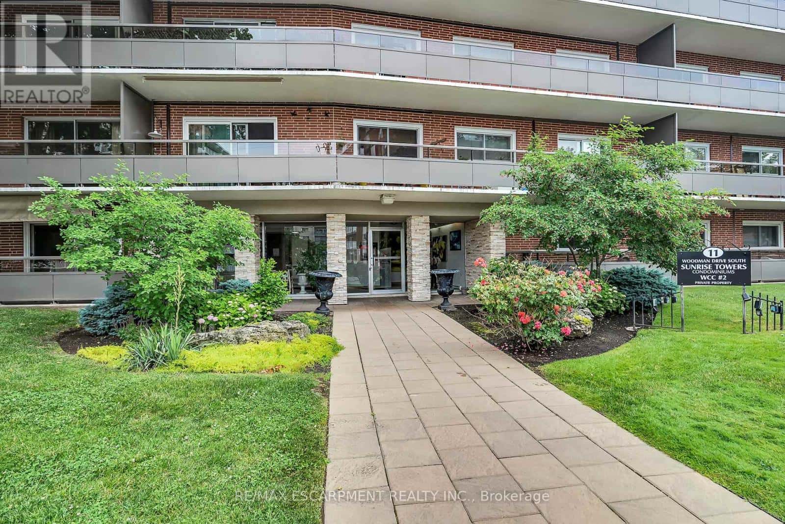 103 - 11 WOODMAN DRIVE S — Hamilton (Corman), Ontario - Photo 4 of 38