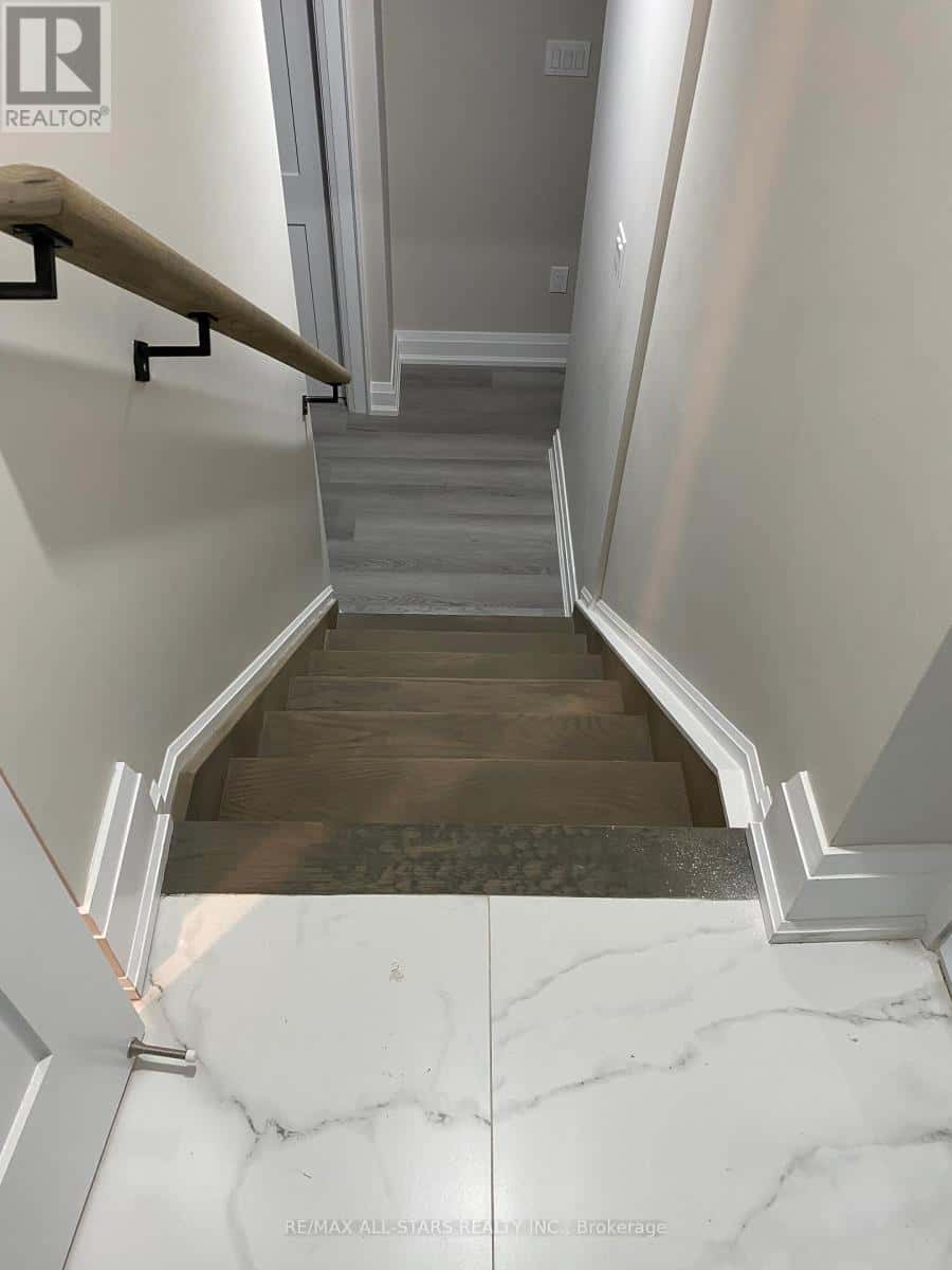 519A WARDEN AVENUE — Toronto (Oakridge), Ontario - Photo 2 of 2