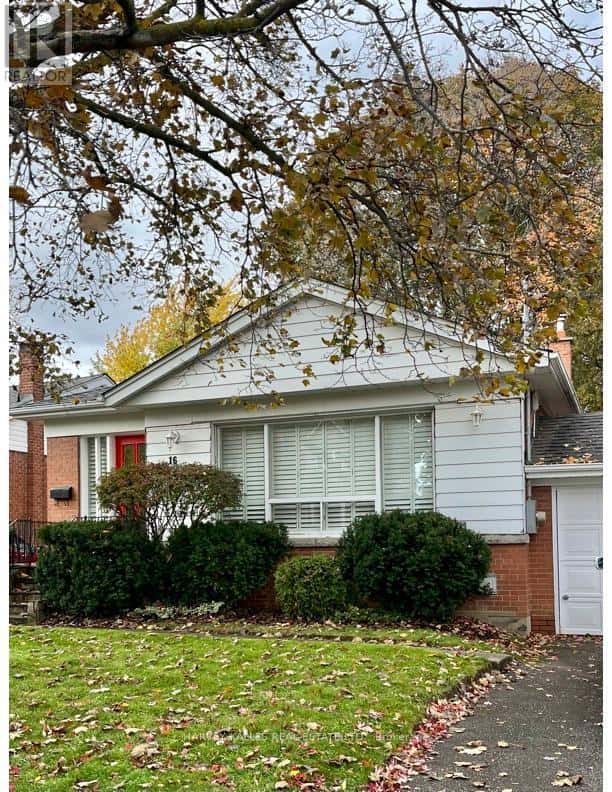 16 NASHLAND AVENUE — Toronto (Princess-Rosethorn), Ontario - Photo 2 of 29