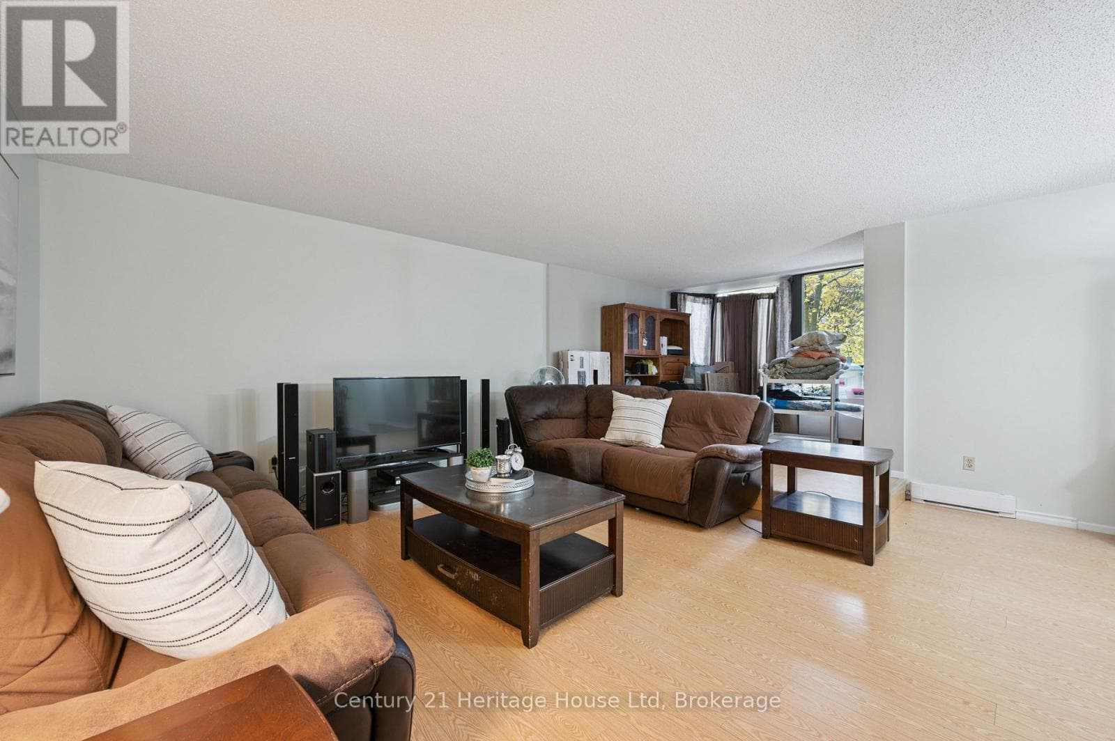 203 - 10 AJAX STREET — Guelph (Junction/Onward Willow), Ontario - Main photo