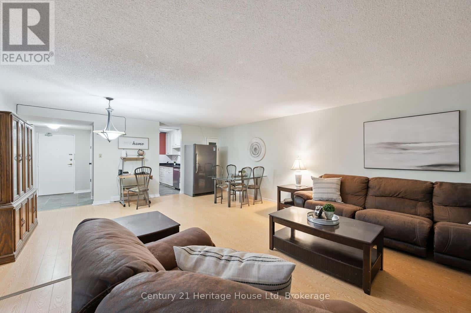 203 - 10 AJAX STREET — Guelph (Junction/Onward Willow), Ontario - Photo 4 of 15