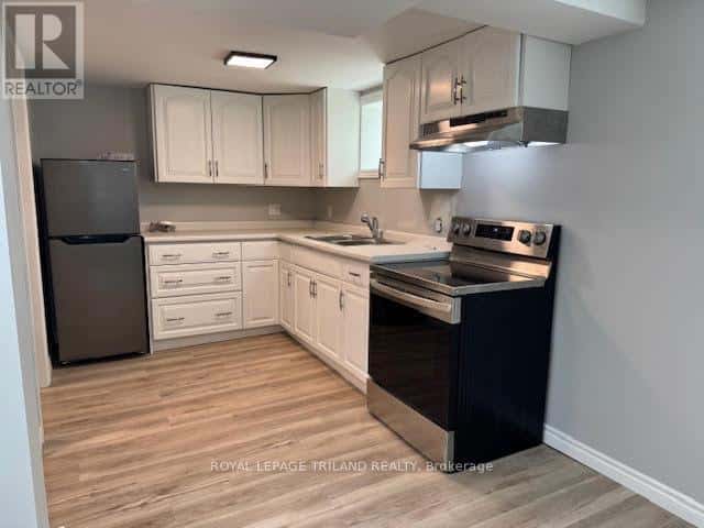 500 HIGHBURY AVENUE N — London East (East N), Ontario - Photo 2 of 14