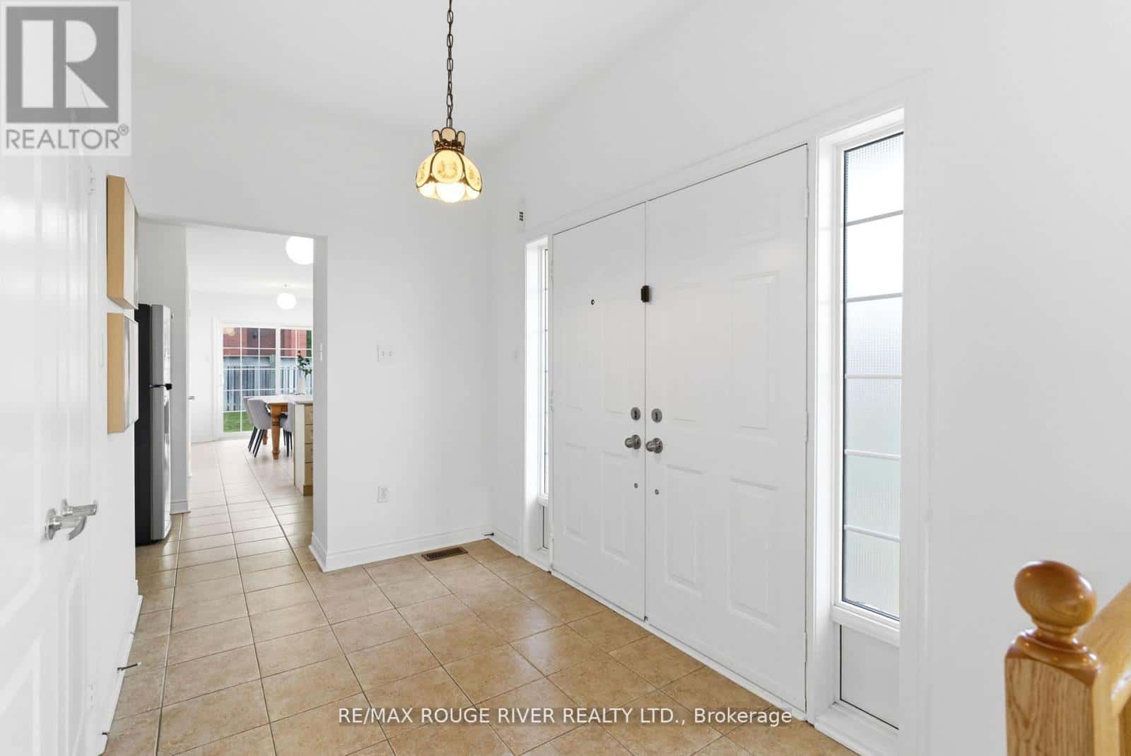 36 TORMINA BOULEVARD — Whitby (Taunton North), Ontario - Photo 3 of 40