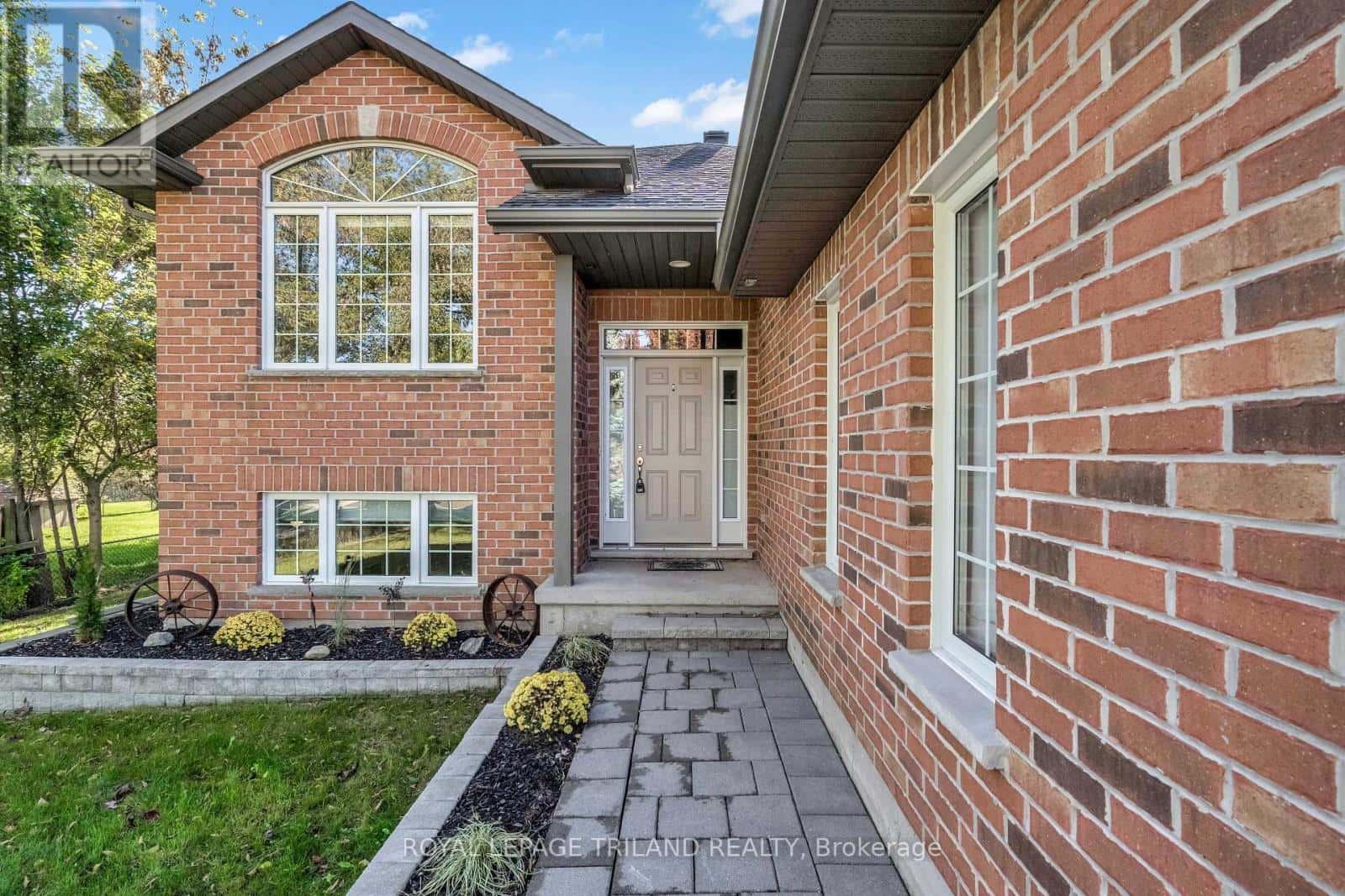 3805 TRILLIUM DRIVE — Southwest Middlesex (Glencoe), Ontario - Photo 4 of 47