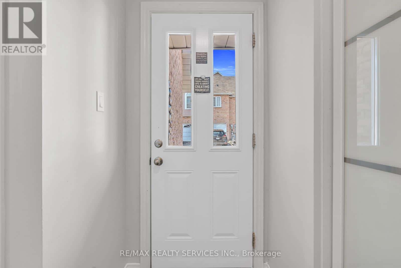 115 - 2055 WALKERS LINE — Burlington (Rose), Ontario - Photo 4 of 45