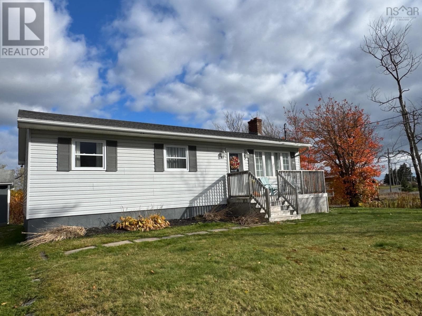 12 Lorway Street — Louisbourg, Nova Scotia - Main photo