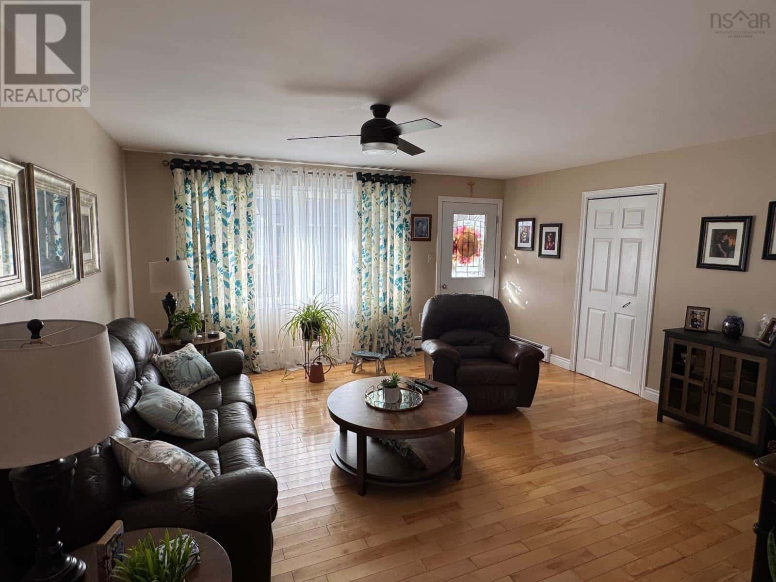 12 Lorway Street — Louisbourg, Nova Scotia - Photo 4 of 27