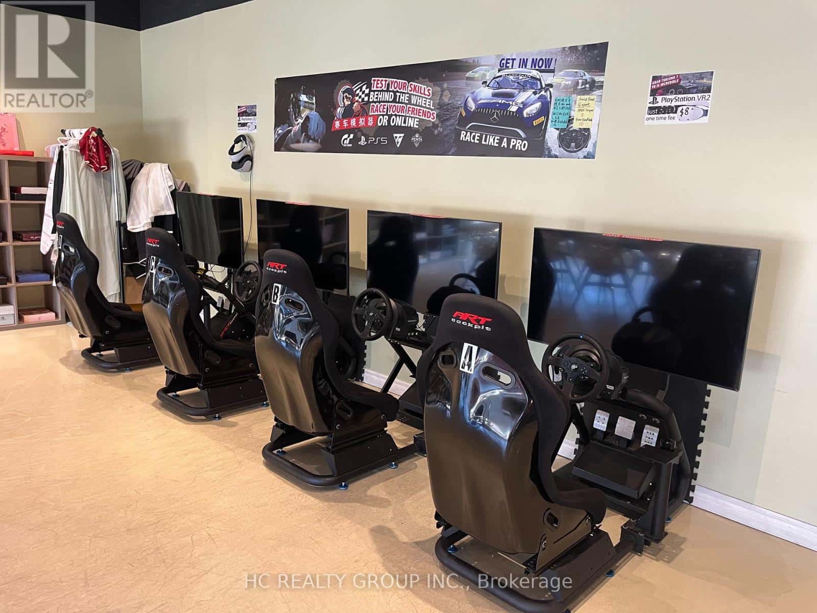 10 - 875 MAIN STREET W — Hamilton (Westdale), Ontario - Photo 3 of 9