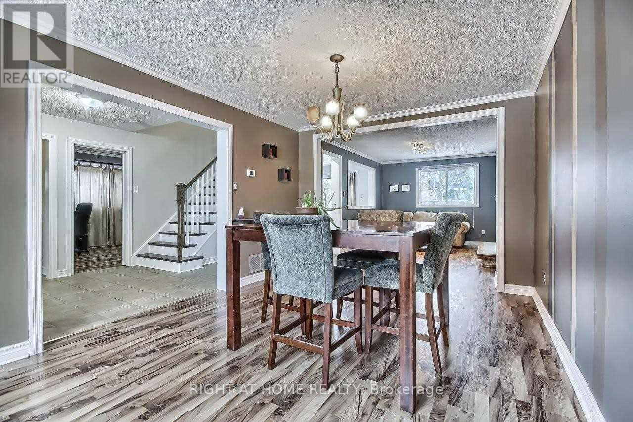 269 MANCHESTER DRIVE — Newmarket (Bristol-London), Ontario - Photo 4 of 13