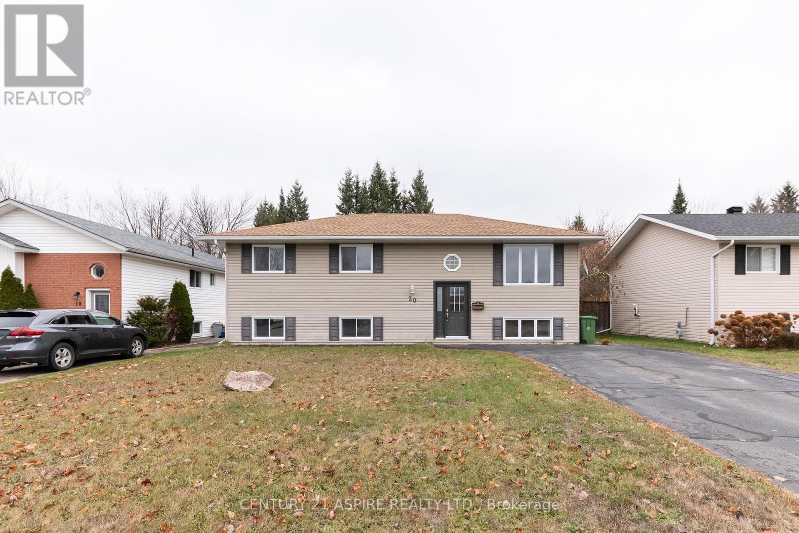 20 BRIARWOOD DRIVE — Petawawa, Ontario - Main photo