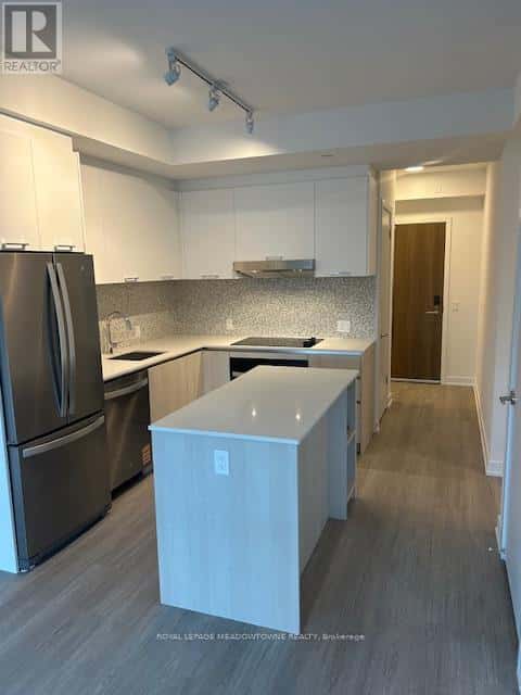 414 - 8188 YONGE STREET — Vaughan (Uplands), Ontario - Photo 5 of 19