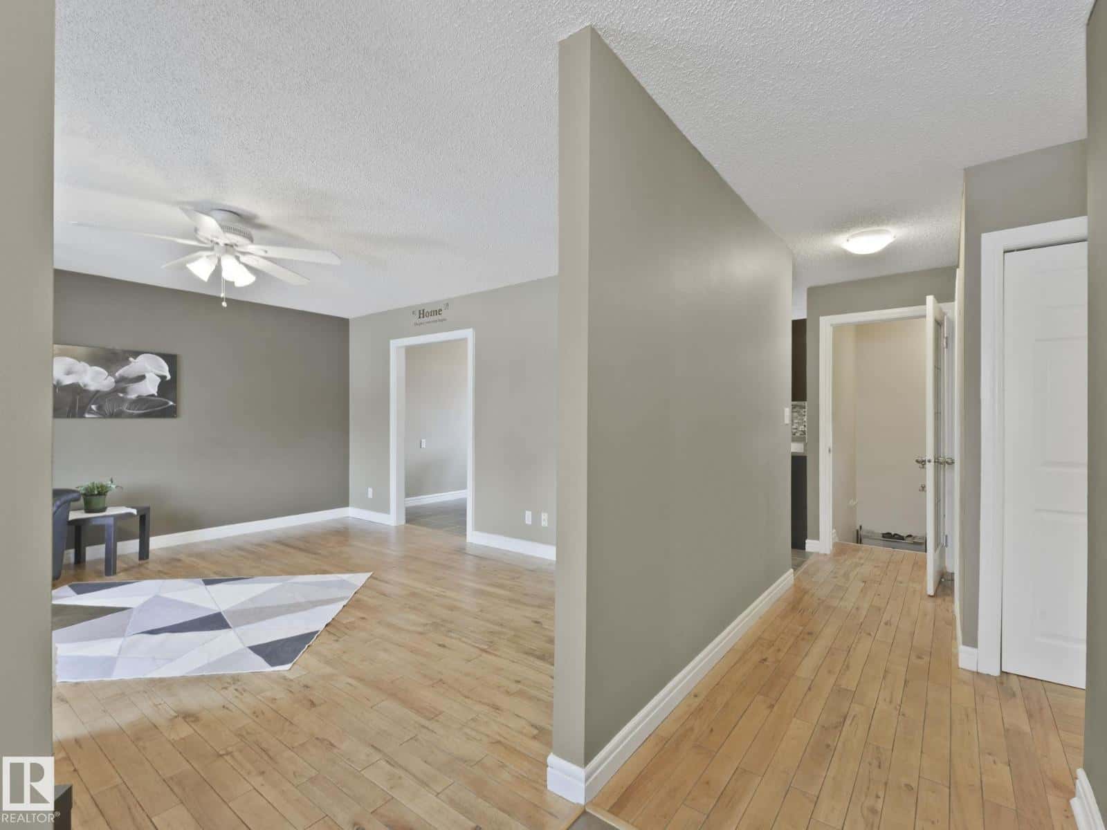 4927 52 AV — Bon Accord, Alberta - Photo 4 of 61