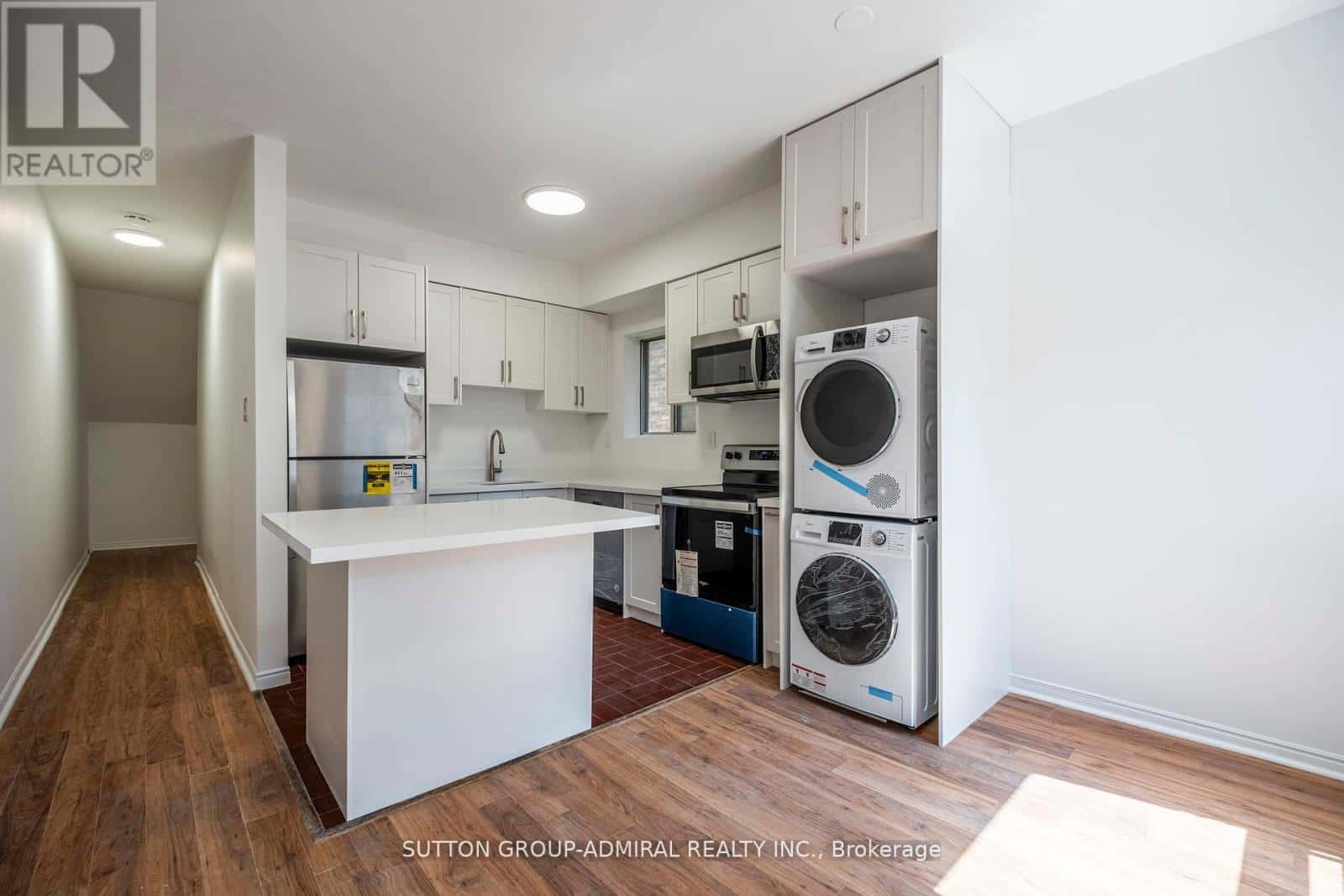 2 - 1969 QUEEN STREET E — Toronto (The Beaches), Ontario - Photo 3 of 22